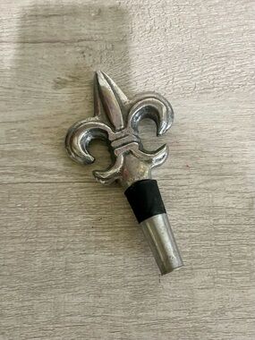 Metal Fleur-de-Lis Metal Wine Bottle Stopper